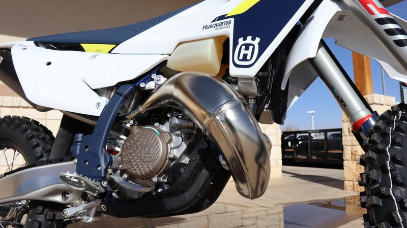 2025 HUSQVARNA TE 150 WHITEImage 3