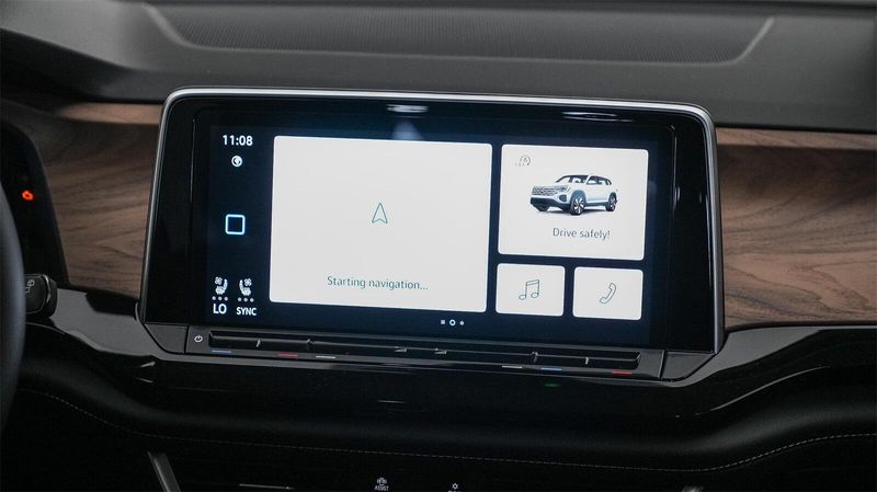 New 2025 Volkswagen Atlas 2.0T SE w/TechnologyImage 15
