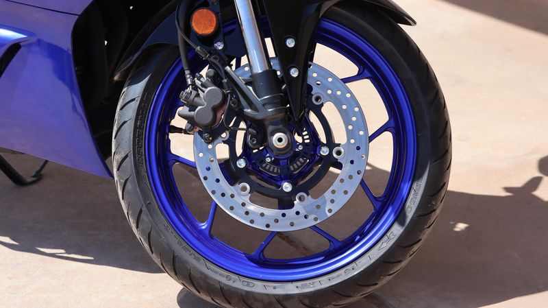 2025 Yamaha YZFR3 ABS TEAM BLUE Image 15