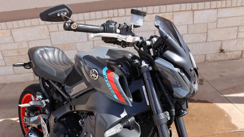 2021 Yamaha MT09 Image 4