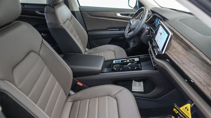 New 2025 Volkswagen Atlas 2.0T SELImage 17