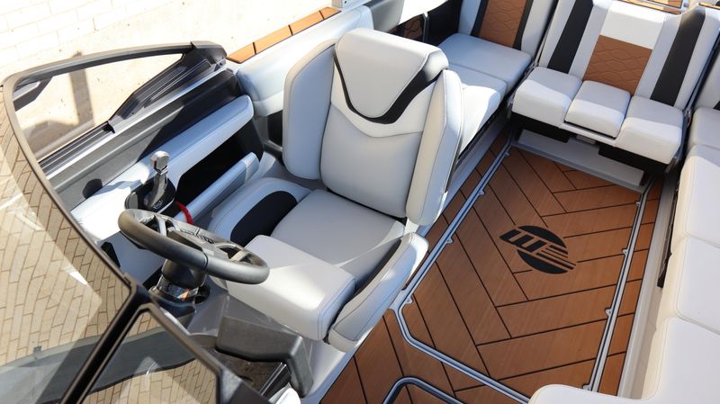 2025 MALIBU WAKESETTER 23 LSV Image 25