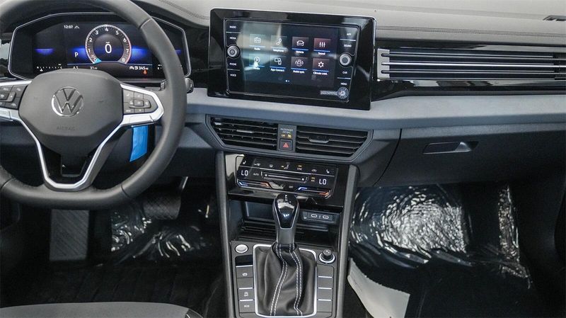 New 2025 Volkswagen Jetta 1.5T SEImage 14