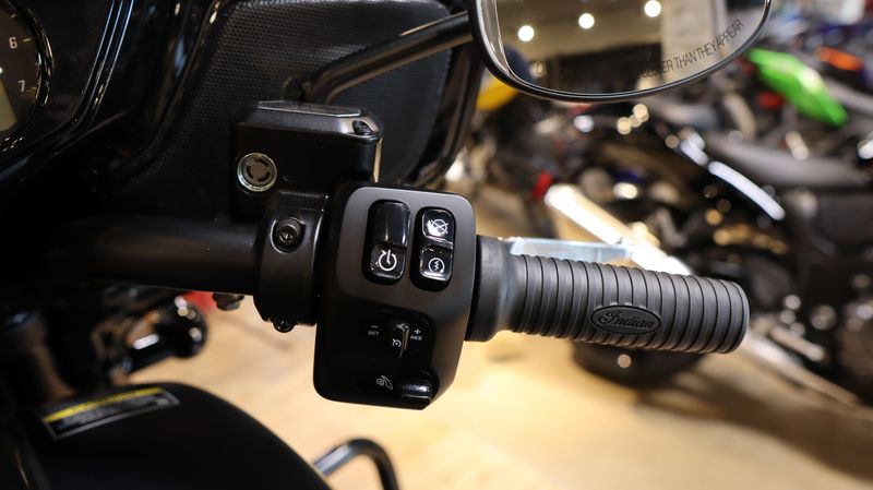 2025 Indian Motorcycle CHIEFTAIN POWERPLUS DARK HORSE WITH RIDER ASSIST AND POWERBAND AUDIO Image 6