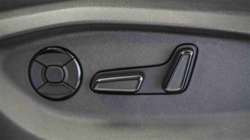 New 2025 Volkswagen Tiguan 2.0T SEImage 22