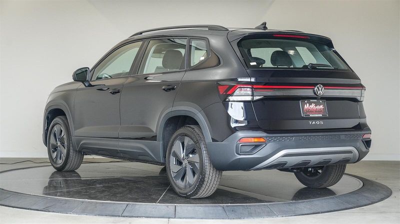 New 2025 Volkswagen Taos 1.5T SImage 2