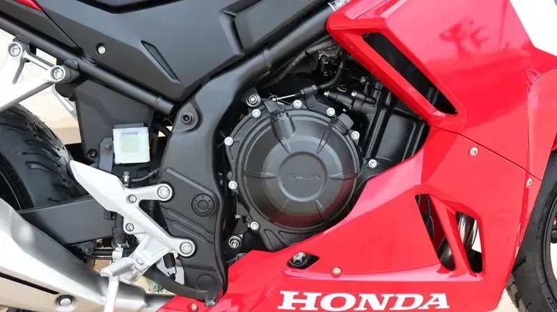 NEW 2025 HONDA CBR500R ABS Image 3
