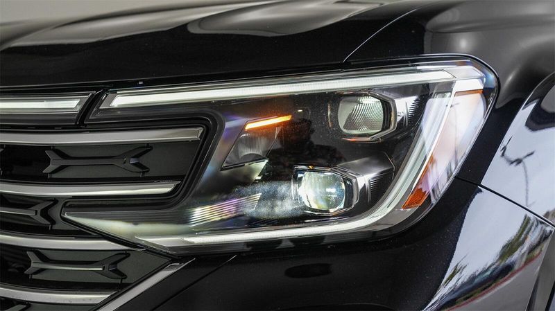 New 2025 Volkswagen Atlas 2.0T SE w/TechnologyImage 7