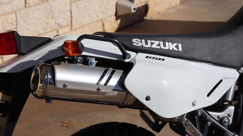 2025 Suzuki DR650S SOLID SPECIAL WHITE NO 2Image 10