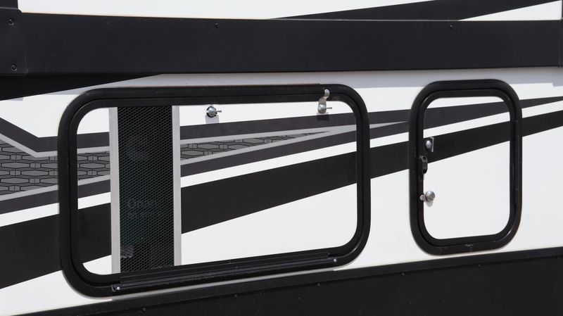 2021 OTHER GRAND DESIGNS MOMENTUM 25G Image 6