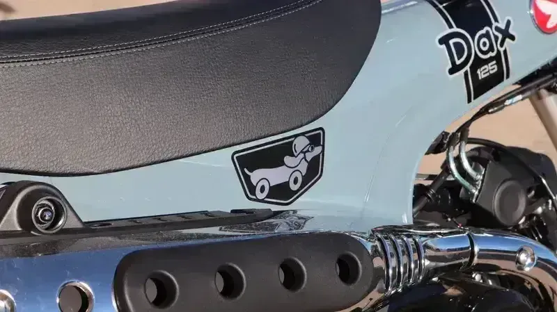 2025 Honda DAX 125 PEARL GRAY Image 7