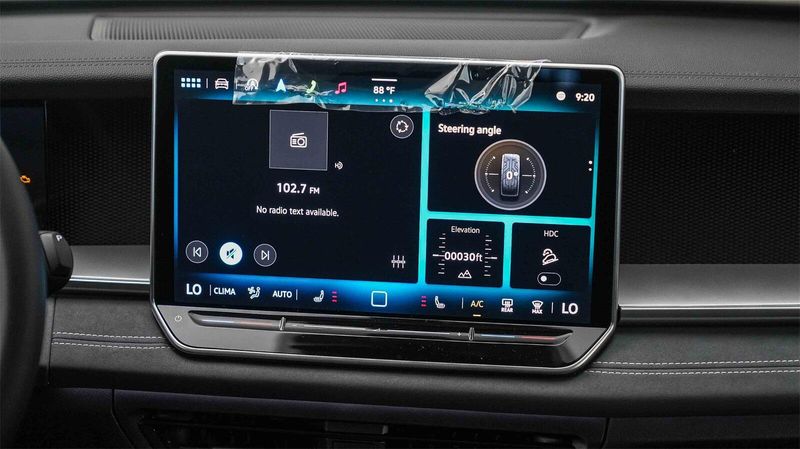New 2025 Volkswagen Tiguan 2.0T SEImage 15