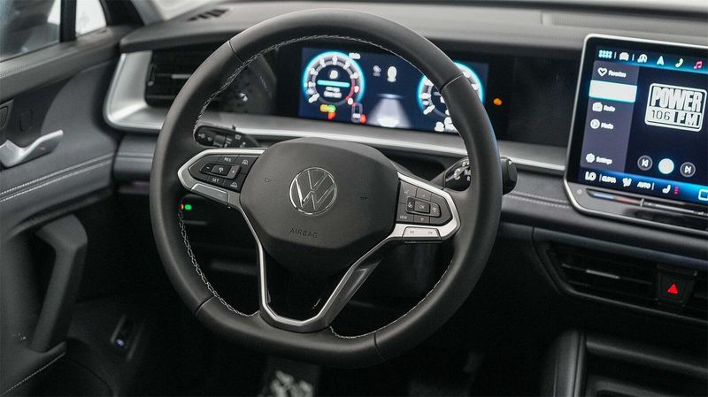 New 2025 Volkswagen Tiguan 2.0T SEImage 16