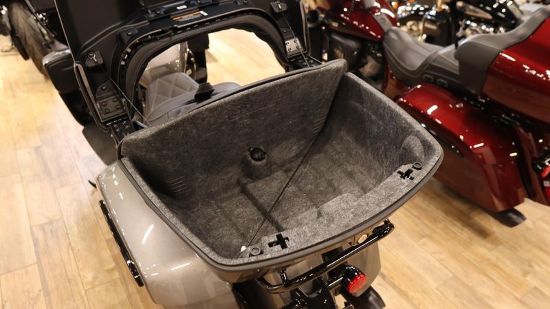 2025 Indian Motorcycle PURSUIT DARK HORSE HEAVY METAL Image 26
