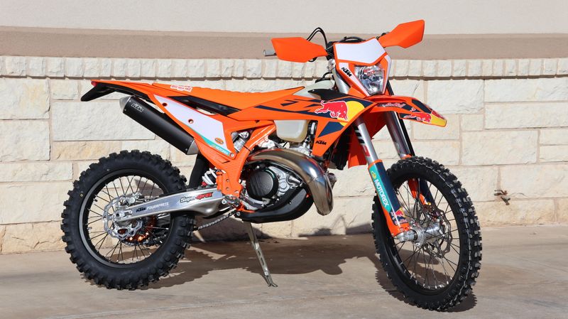 2025 KTM 300 XCW CHAMPION EDITION Image 2