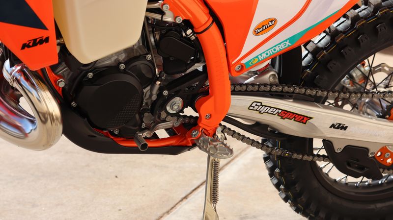2025 KTM 300 XCW CHAMPION EDITION Image 19