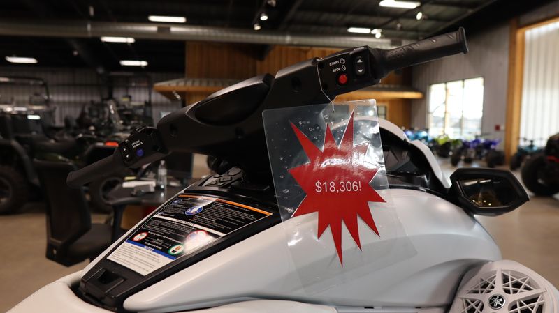 2025 Yamaha FX CRUISER SVHO WITH AUDIO WHITE Image 4