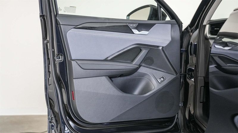 New 2025 Volkswagen Tiguan 2.0T SEImage 21