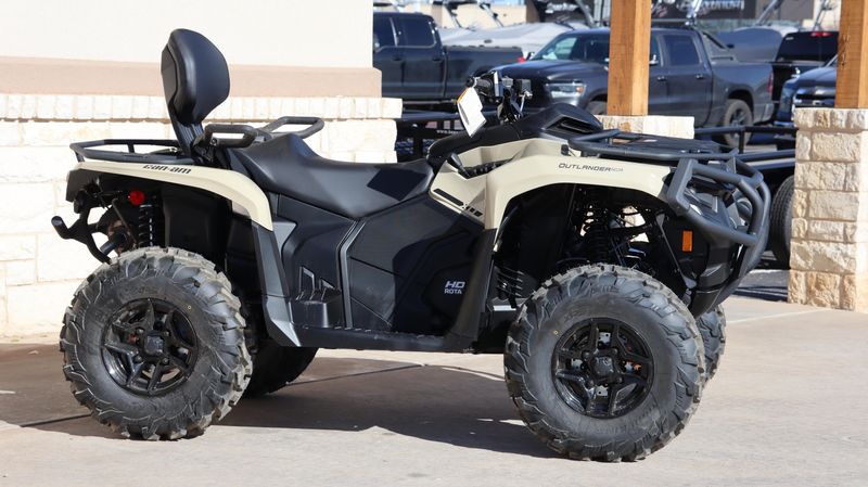 2025 Can-Am OUTLANDER MAX PRO XU HD7 DESERT TAN Image 2