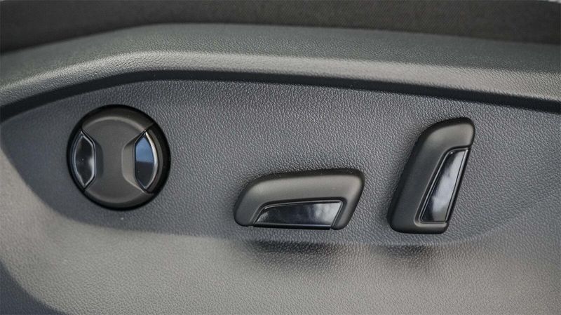 New 2025 Volkswagen Taos 1.5T SEImage 22