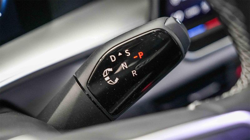 New 2025 Volkswagen Tiguan 2.0T SEImage 20