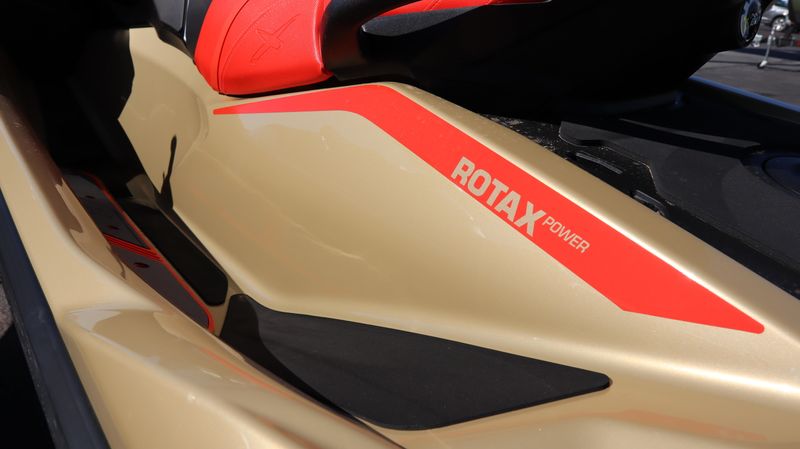 2025 SEADOO RXTX 325 WITH SOUND SYSTEM METALLIC TAN AND LAVA RED Image 8