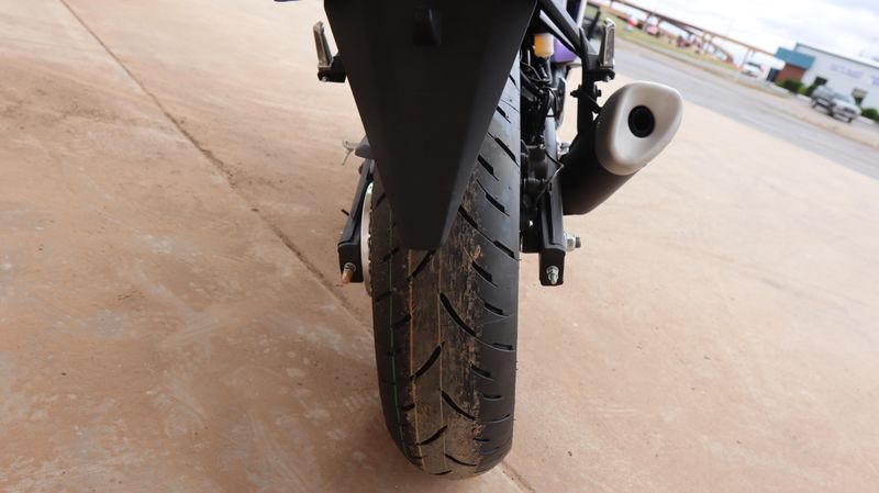 2025 Yamaha YZFR3 ABS LUNAR WHITE AND NEBULA BLUE Image 10