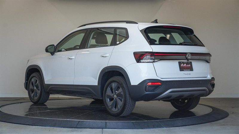 New 2025 Volkswagen Taos 1.5T SImage 2