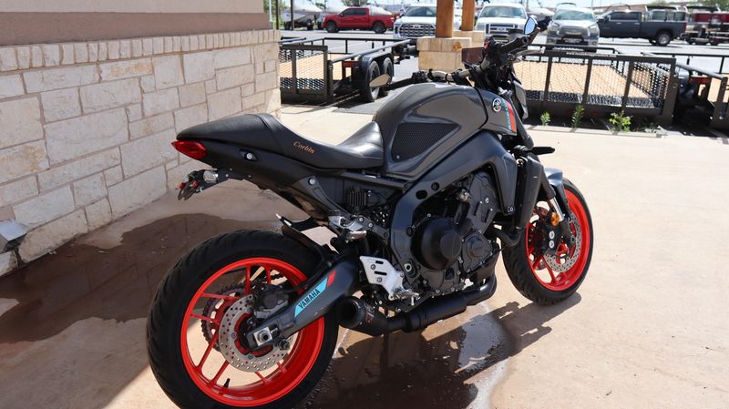 2021 Yamaha MT09 Image 3