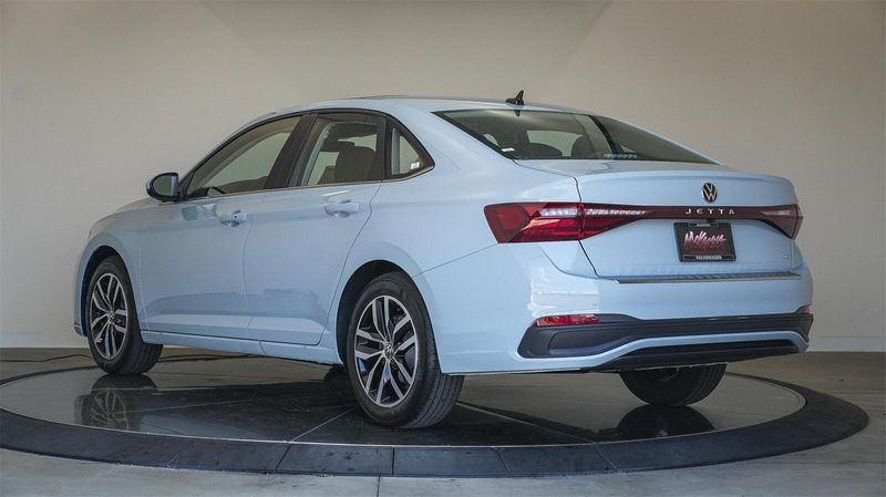 New 2025 Volkswagen Jetta 1.5T SEImage 2
