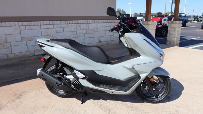 NEW 2026 HONDA PCX Image 2