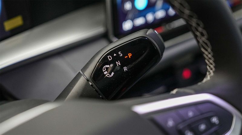 New 2025 Volkswagen Tiguan 2.0T SEImage 20