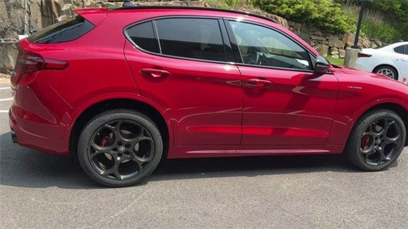 2023 Alfa Romeo Stelvio Veloce AwdImage 8