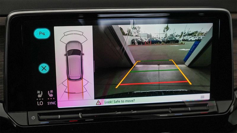 New 2025 Volkswagen Atlas 2.0T SELImage 24