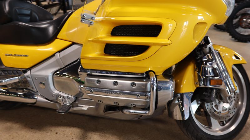 2010 Honda GOLD WING Image 2
