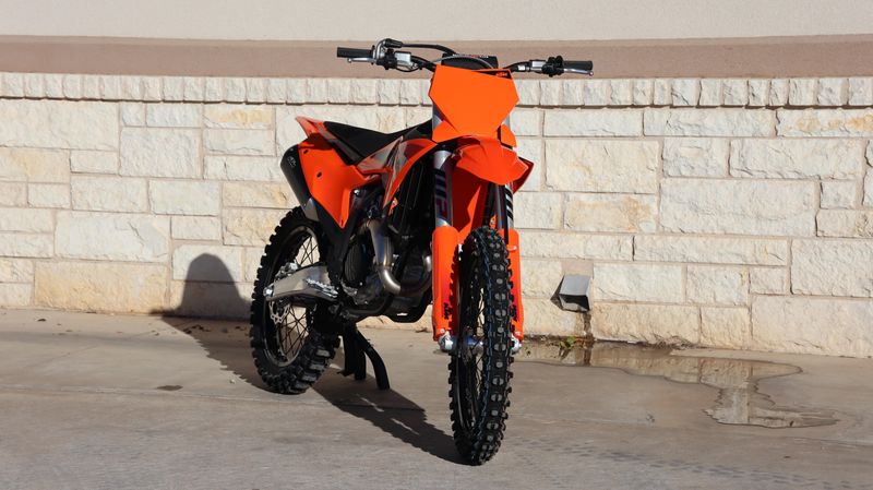 2025 KTM 450 SXF ORANGEImage 3