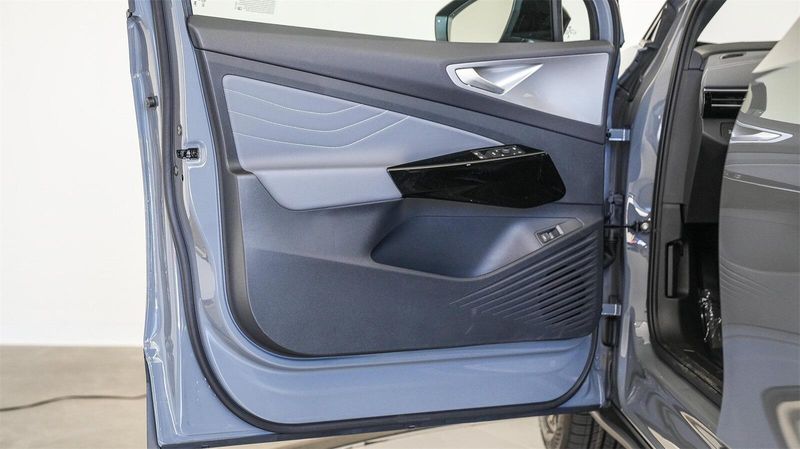 New 2025 Volkswagen ID.4 Pro S PlusImage 21
