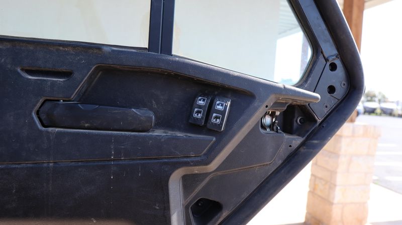 2023 Can-Am SSV DEF MAX TEX CAB 65 HD10 BK 23 Limited HD10 Image 15