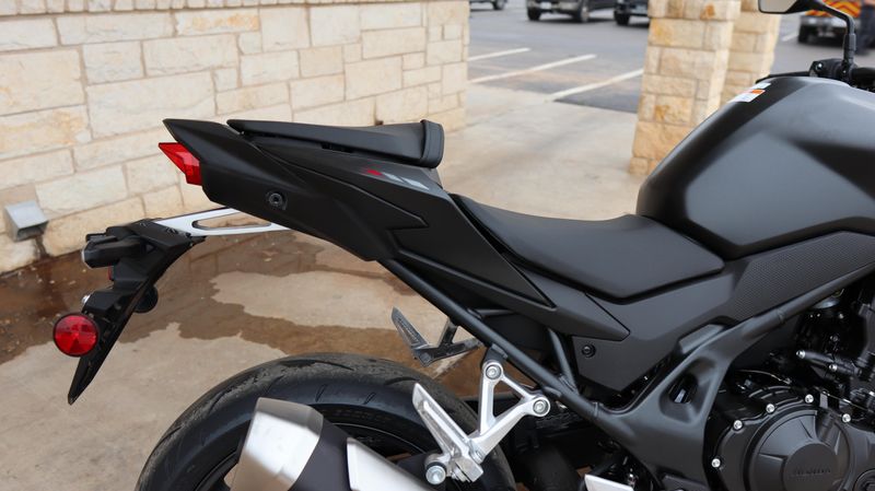 2025 Honda CB750 HORNET Image 17