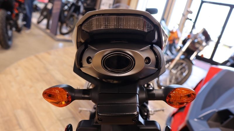 2025 Honda CBR600RR ABS DEEP PEARL GRAY Image 12