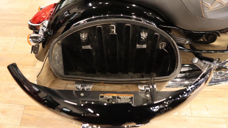 2016 Indian Motorcycle CHIEFTAIN BLACK 49S Base Image 10