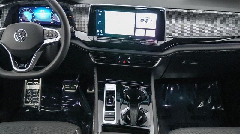New 2025 Volkswagen Atlas Cross Sport 2.0T SEL Premium R-LineImage 14