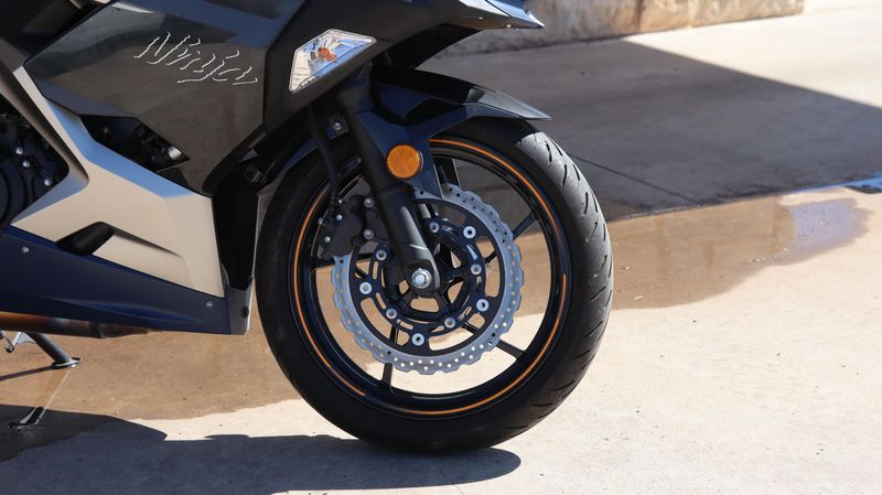 2023 Kawasaki NINJA 400 BASE Image 3