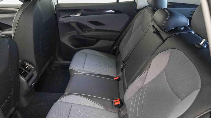 New 2025 Volkswagen Tiguan 2.0T SEImage 18