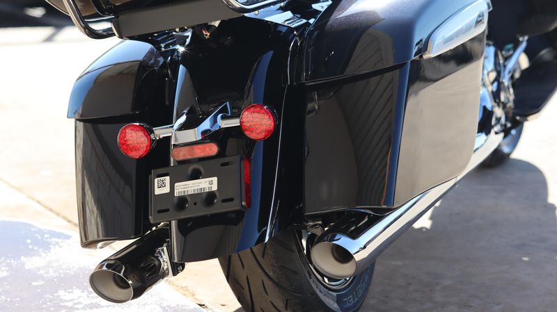 NEW 2025 INDIAN MOTORCYCLE ROADMASTER DARK HORSE NARA BRONZE SMOKE Image 12