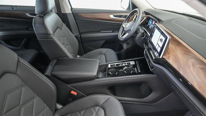 New 2025 Volkswagen Atlas 2.0T SE w/TechnologyImage 17