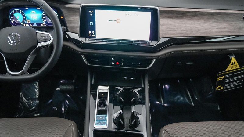 New 2025 Volkswagen Atlas 2.0T SELImage 14
