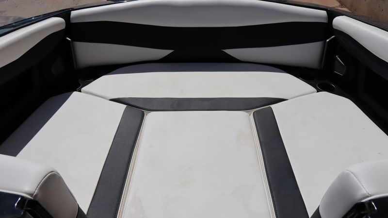 2025 AXIS A 225 Image 25