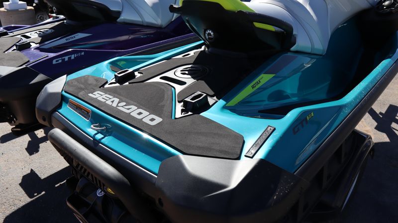 2025 SEADOO GTI SE 130 WITH SOUND SYSTEM IDF TEAL BLUE AND MANTA GREEN Image 7
