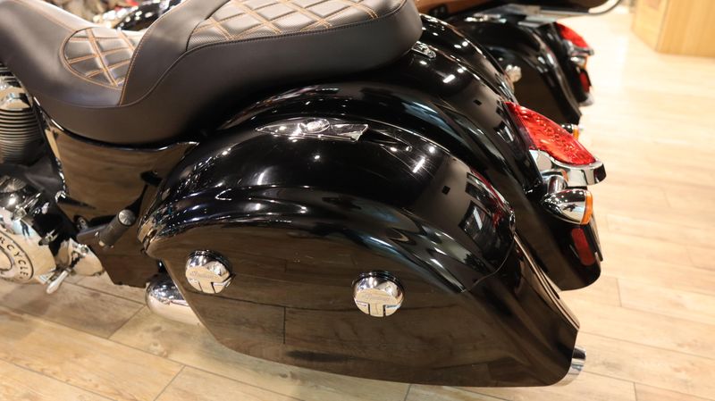2016 Indian Motorcycle CHIEFTAIN BLACK 49S Base Image 9